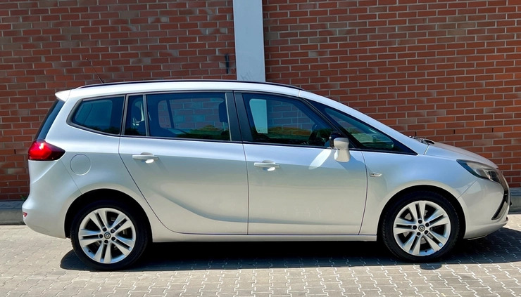 Opel Zafira cena 32900 przebieg: 183000, rok produkcji 2013 z Białogard małe 466